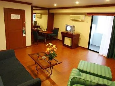 Baiyoke Hotel 3*