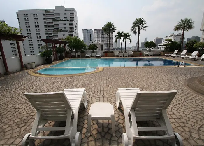 Hotel Baiyoke 3*